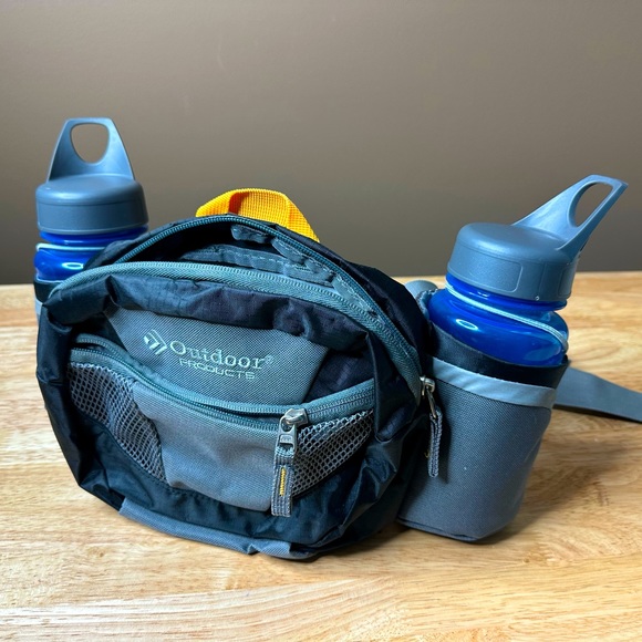 Outdoor Products Other - Outdoor‎ fanny pack with two water bottles